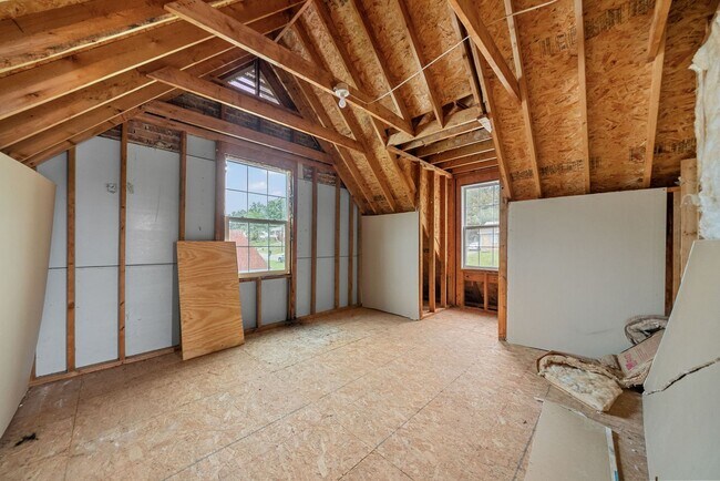 Building Photo - 1 Bedroom Pet Friendly Home For Rent Near ...