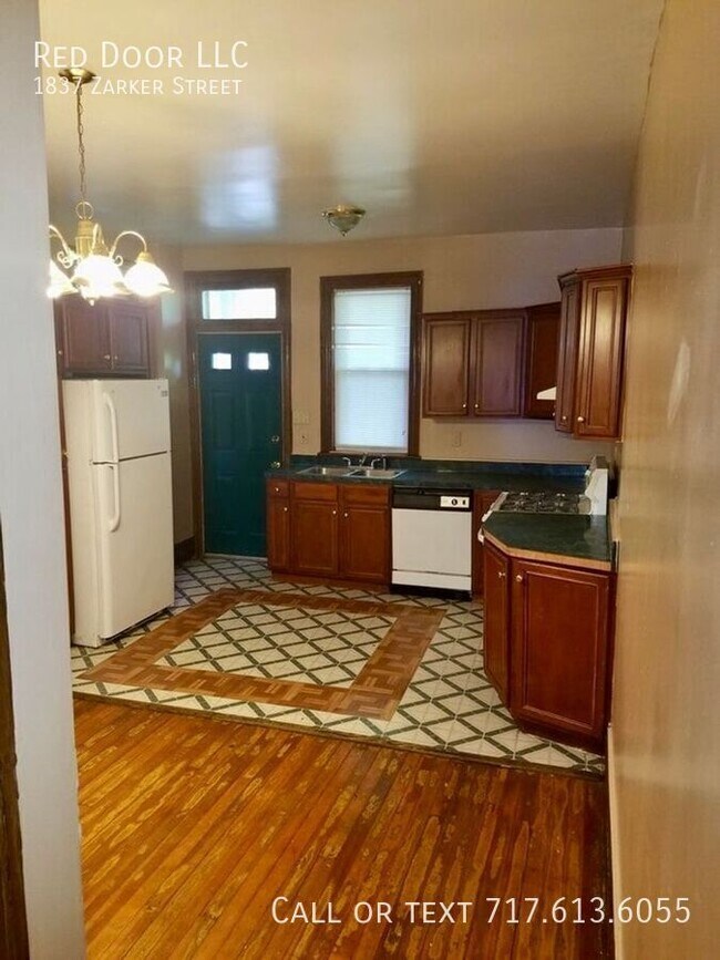 Building Photo - 1837 Zarker St