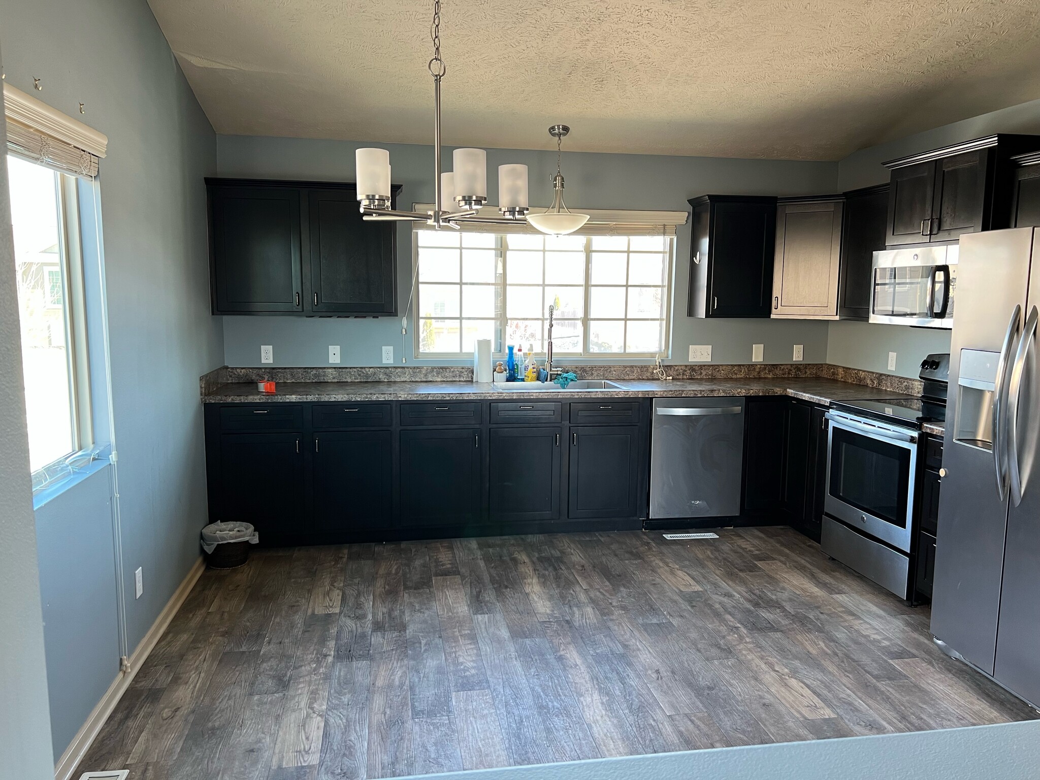 Kitchen/Dining - 13904 S 42nd Ave