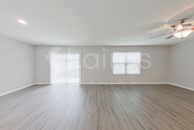 Building Photo - 4451 SW 85 Ln