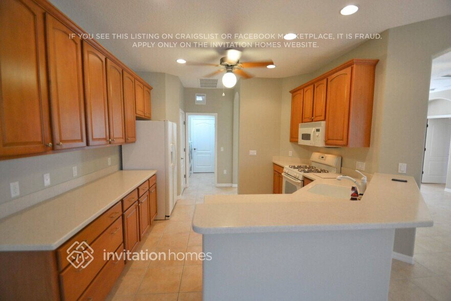 Building Photo - 6418 Royal Tern Cir
