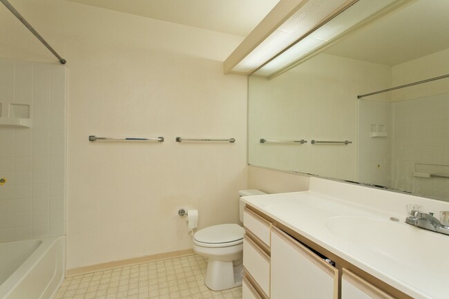 Building Photo - 95-1023 Kaapeha St #54