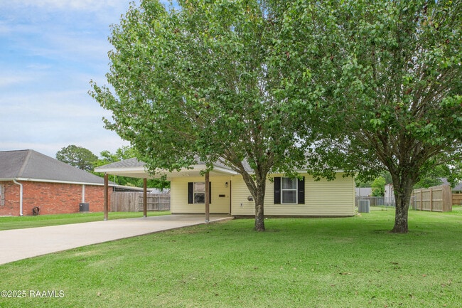 Building Photo - 314 East Dr