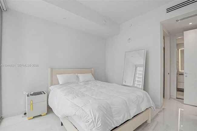 Building Photo - 300 Biscayne Blvd Way