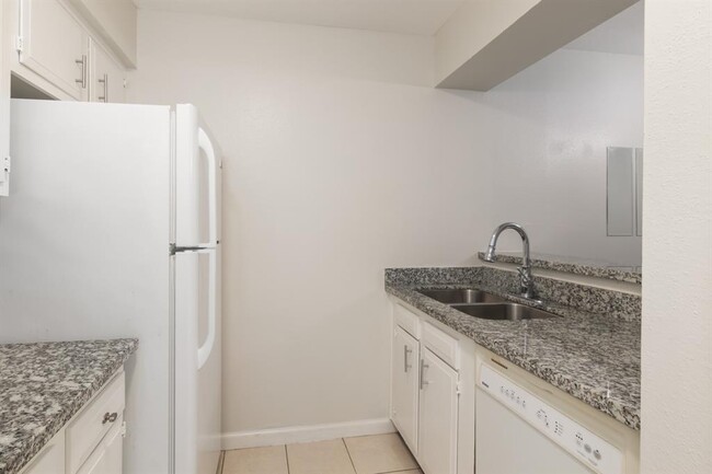 Building Photo - 10555 Turtlewood Ct