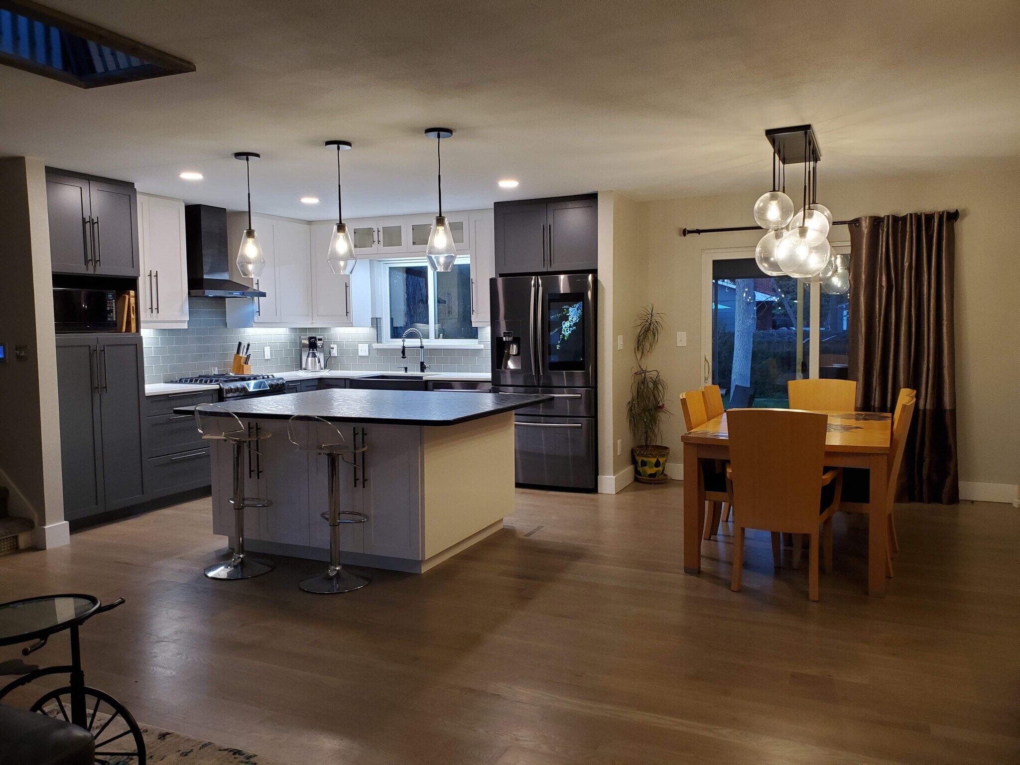 Building Photo - 2200 Sheffield Dr.