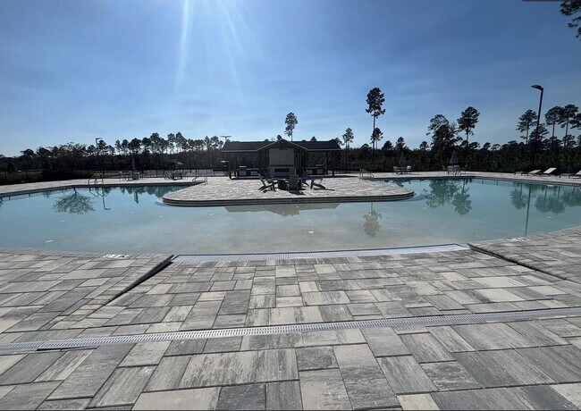 Building Photo - 45 Splendor Run