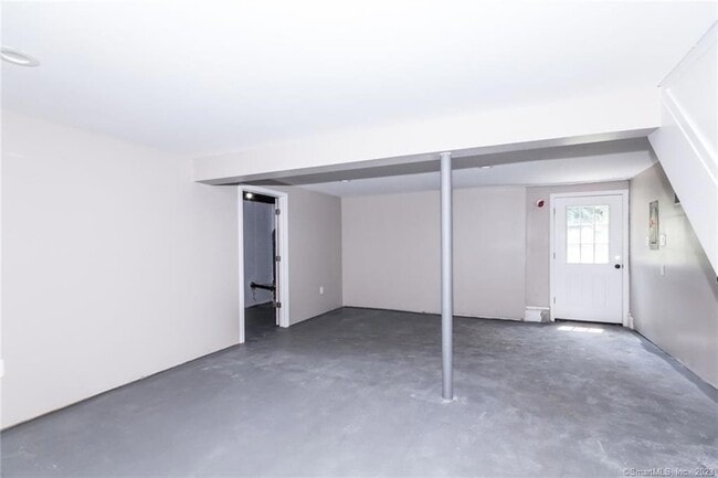 Building Photo - 6 Rham Rd