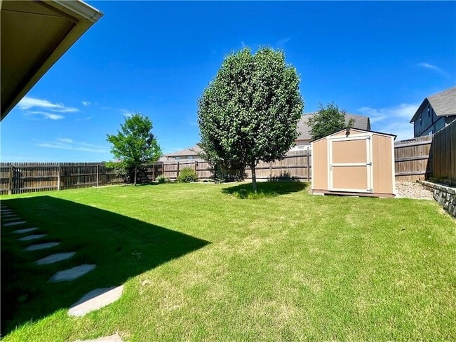 Building Photo - 115 Leona River Trl