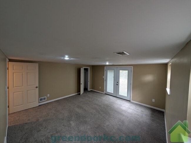 Building Photo - 7853 Kessler Ln