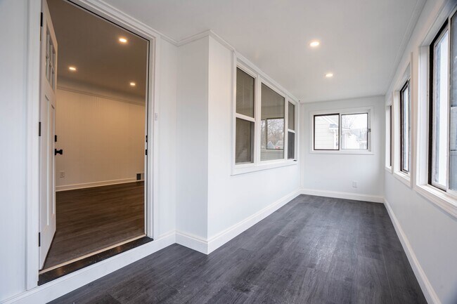 Building Photo - 361 Adams Ct