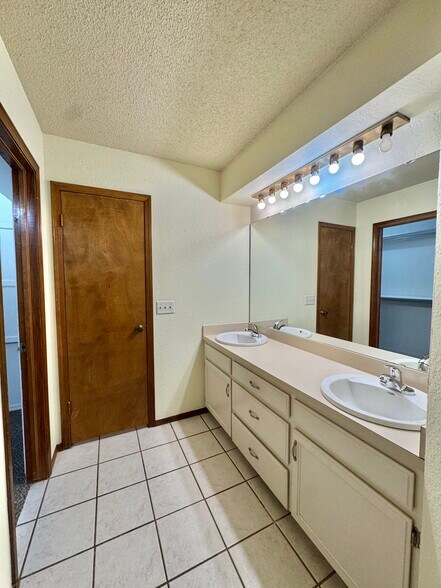 Building Photo - 1416 SW 96th St