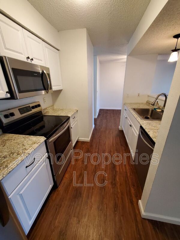 Building Photo - 111 Yorktown Dr
