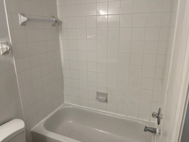 Building Photo - 3bed/2bath townhouse close to Disney inclu...