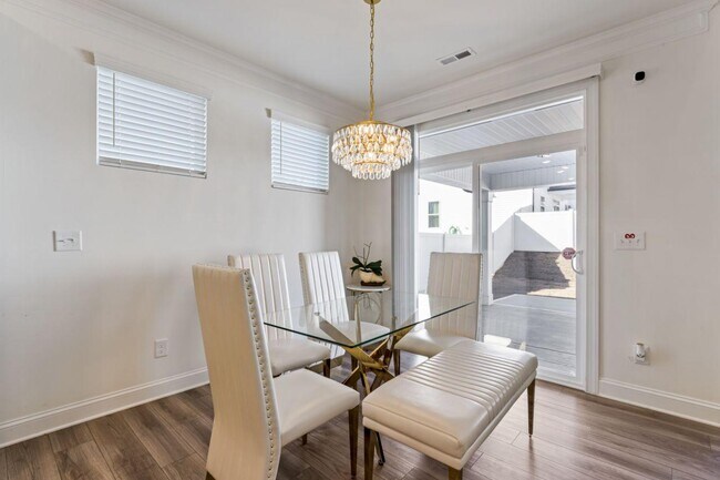 Building Photo - 116 Farrier Ln