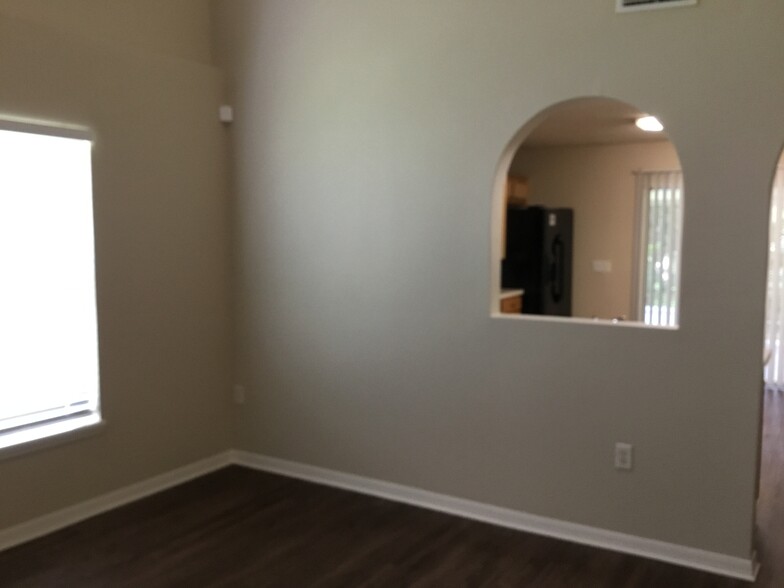 Building Photo - 87211 Kipling Dr