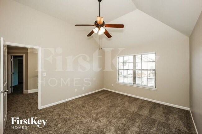 Building Photo - 9172 Overlook Dr