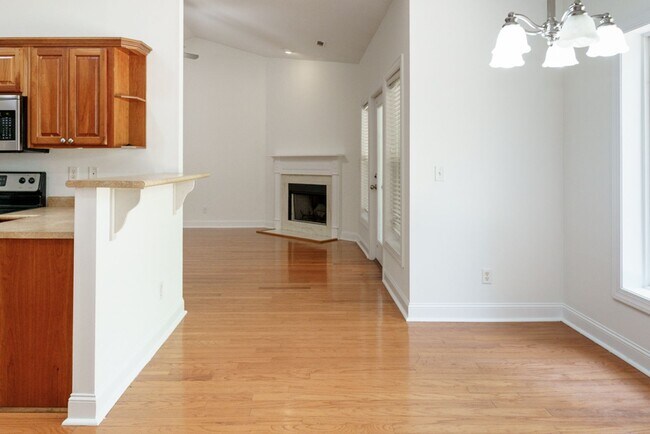 Building Photo - 49 Thomas Sumter St