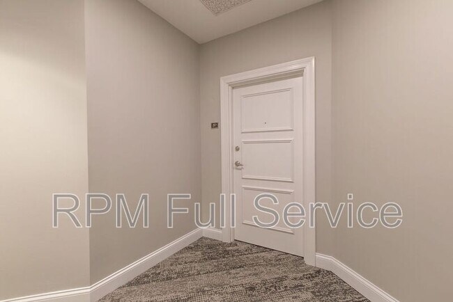 Building Photo - 110 31st Ave N