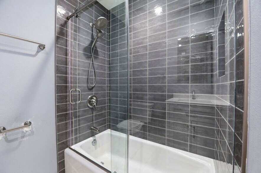 Building Photo - 30845 Catarina Dr