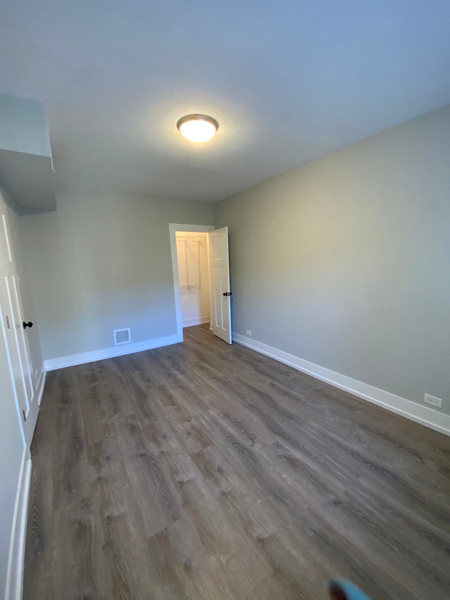Building Photo - 1128 Maple Ave