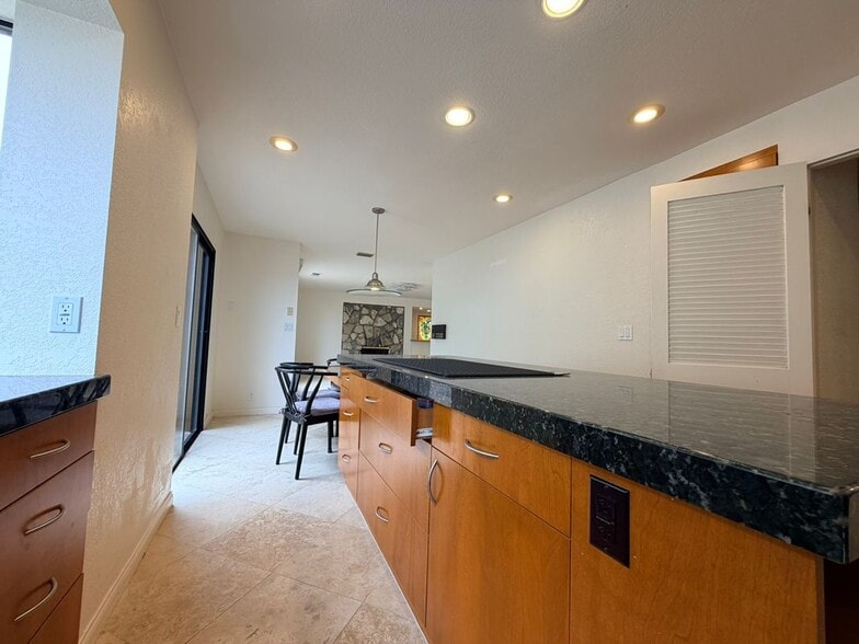 Building Photo - 1213 Via Zumaya