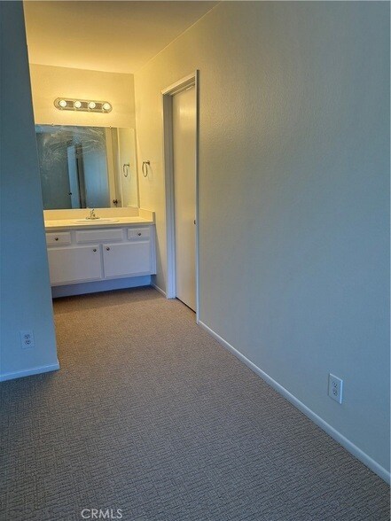 Building Photo - 167 Greenfield