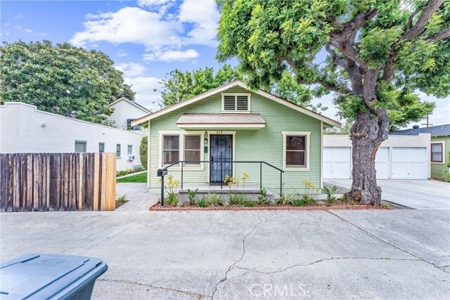 Building Photo - 219 N Center St