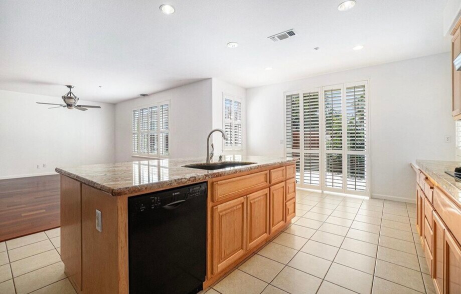 Building Photo - 722 Bentley Ct