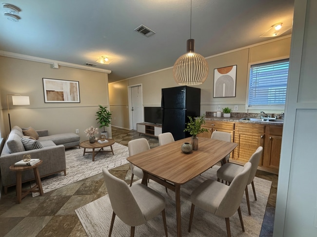 Building Photo - 709 N Collins Fwy