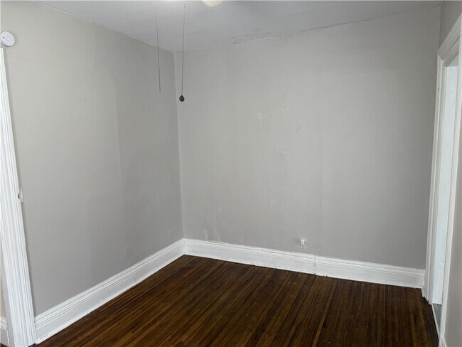 Building Photo - 60 Rowley St