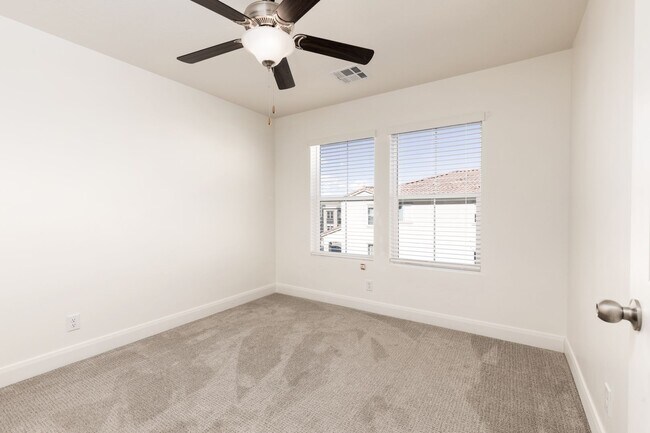 Building Photo - 6001 S Carnelian Pkwy