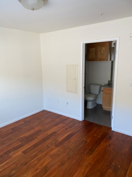 Building Photo - 3627 Dunn Dr