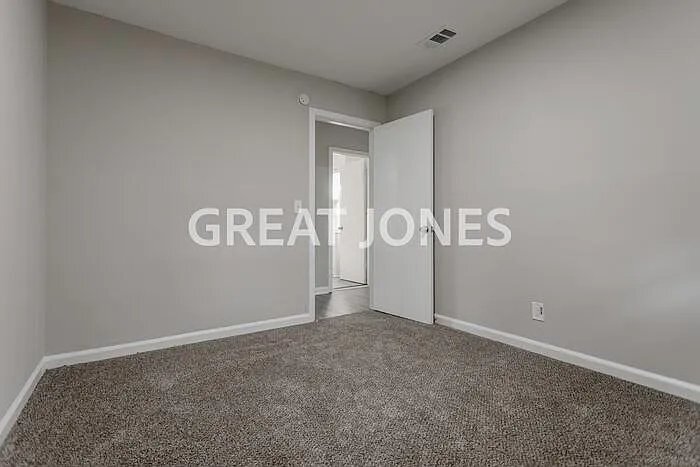 Building Photo - 1627 Celia Dr