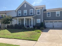 Building Photo - Room in House on Aintree Ave