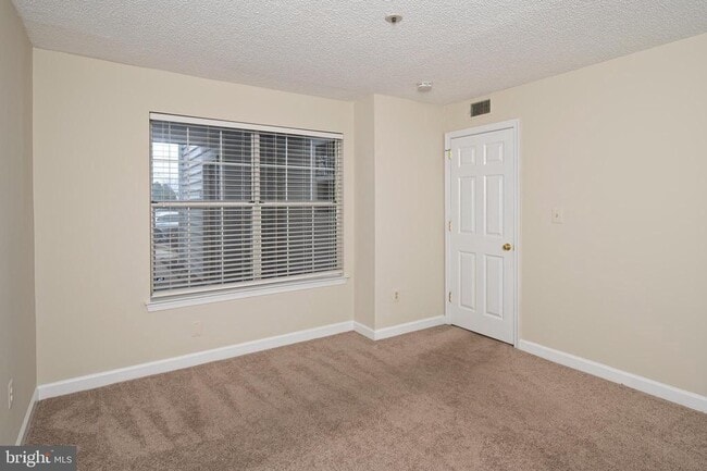 Building Photo - 14005 Vista Dr