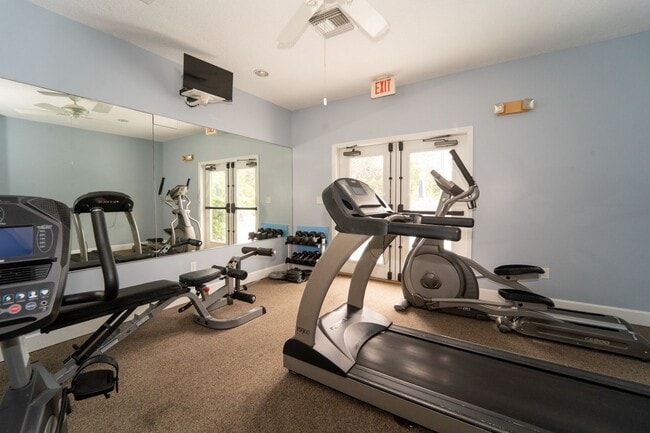 Building Photo - Belle Haven 2-Bedroom Condo with Pond View and Garage