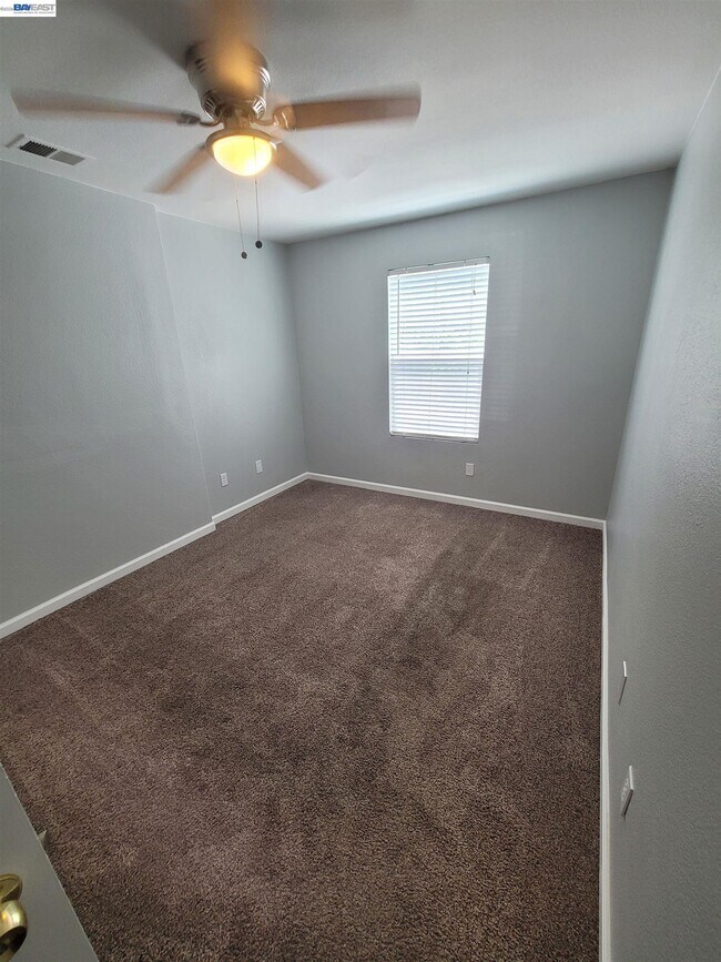 Building Photo - 577 Rockingham Way