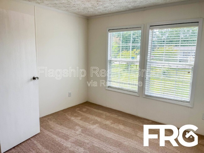 Building Photo - 5961 Berkley Dr