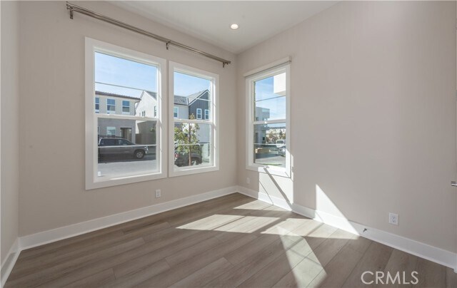 Building Photo - 180 Longden
