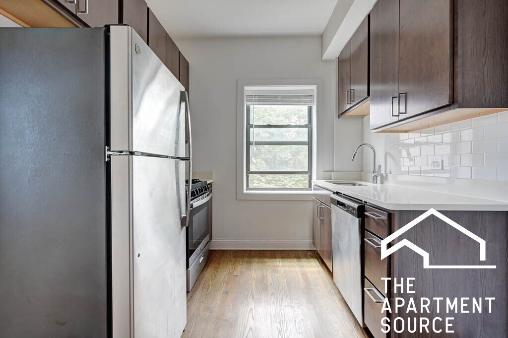 Building Photo - 3407 W Fullerton Ave