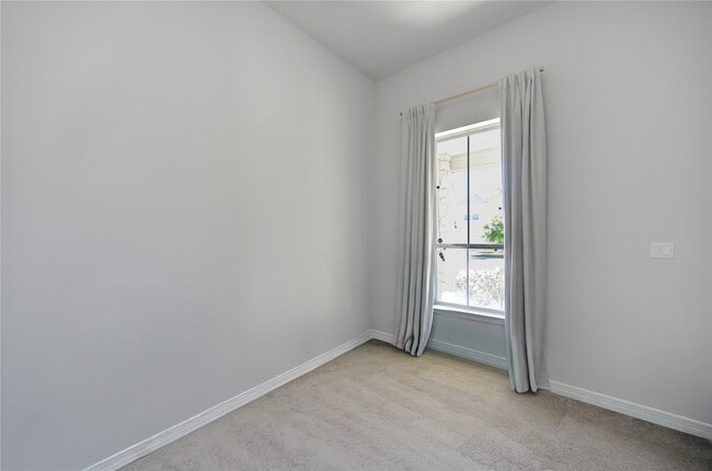 Building Photo - 4110 Sherman Oak Ln