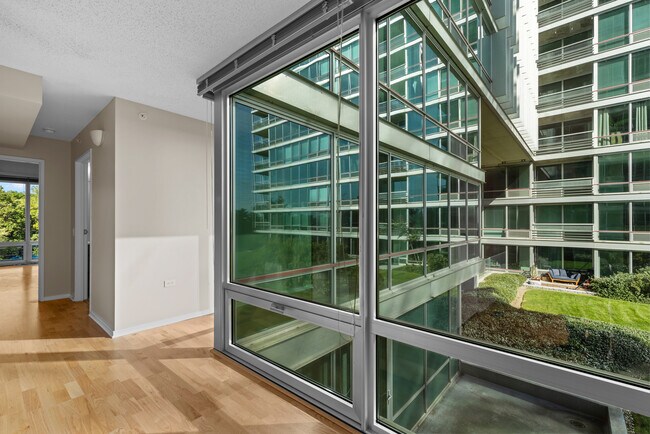 Building Photo - 9715 Woods Dr