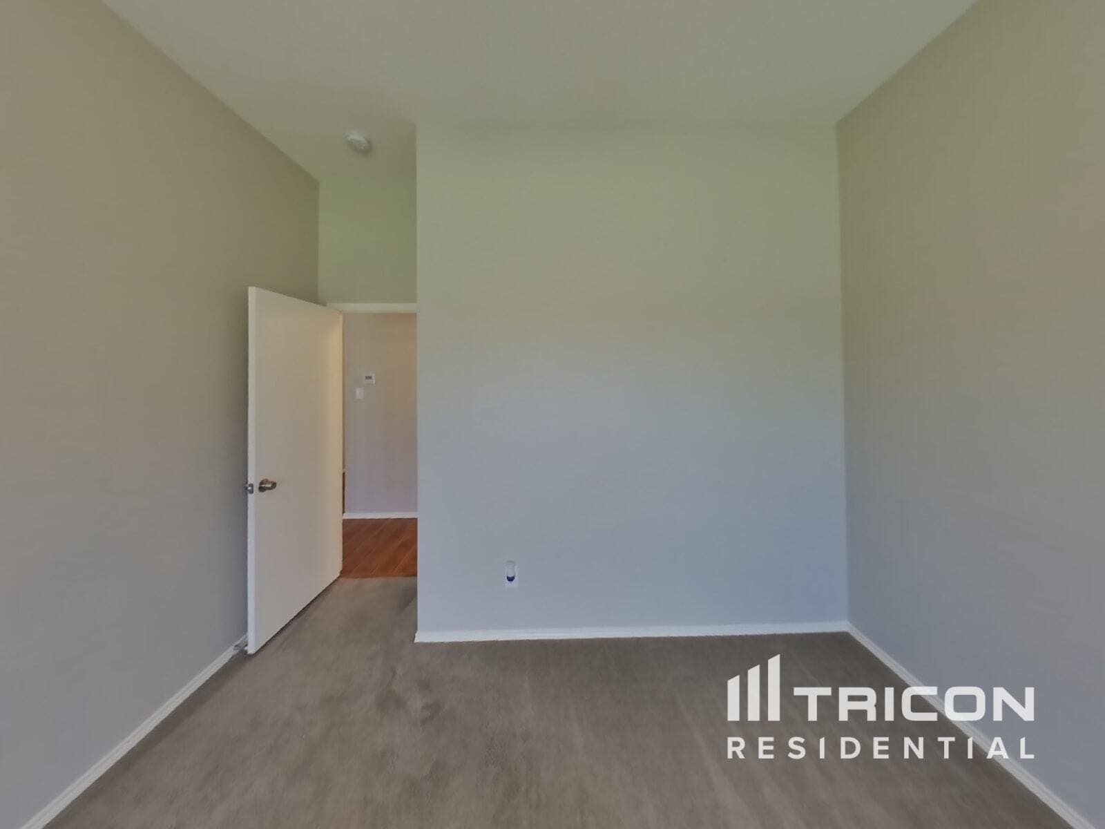 Building Photo - 745 Buffalo Springs Dr