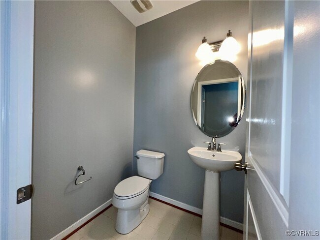 Building Photo - 3924 Village Townes Walk