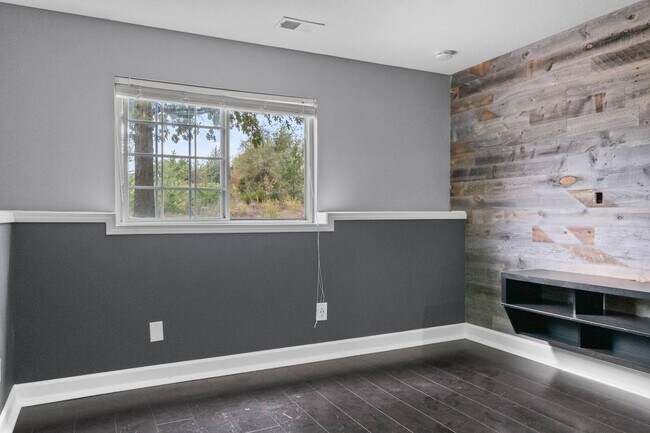 Building Photo - 11141 S Woodsonia Dr