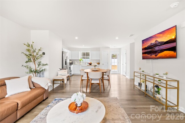 Building Photo - 4447 Wild Rdg Dr