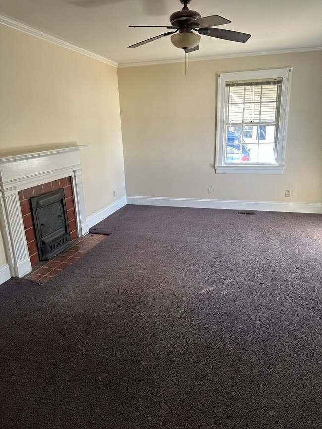 Building Photo - 1602 W Washington Ave