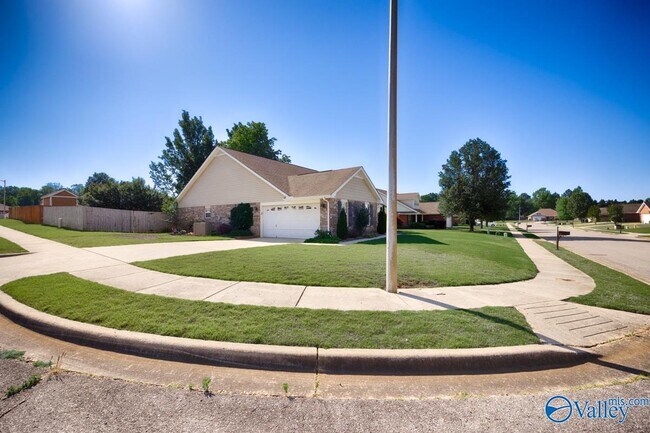 Building Photo - 247 De Jan Rd