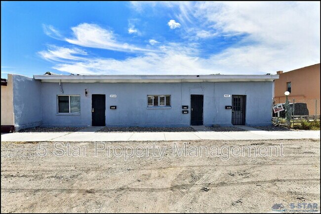 Building Photo - 1908A Olive Ave !!